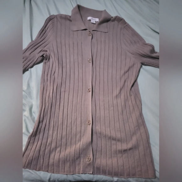 Liz Claiborne Long Sleeve Button Front Collared Tunic Sweater, Beige, EUC! - Picture 5 of 9